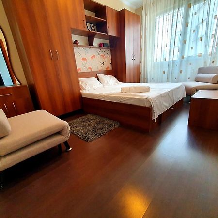 Parliament 1Br Apartment W Self Check In Bucarest Esterno foto