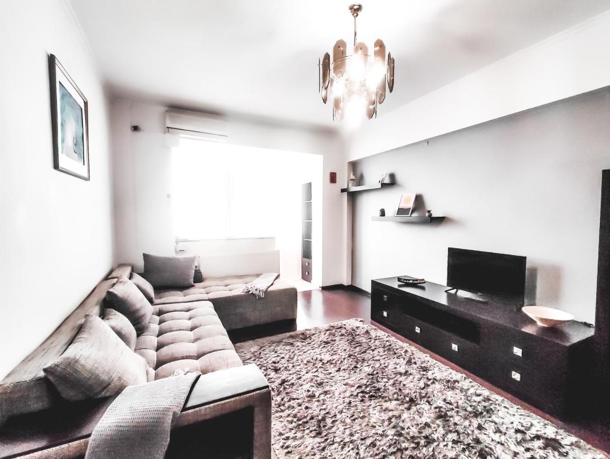 Parliament 1Br Apartment W Self Check In Bucarest Esterno foto