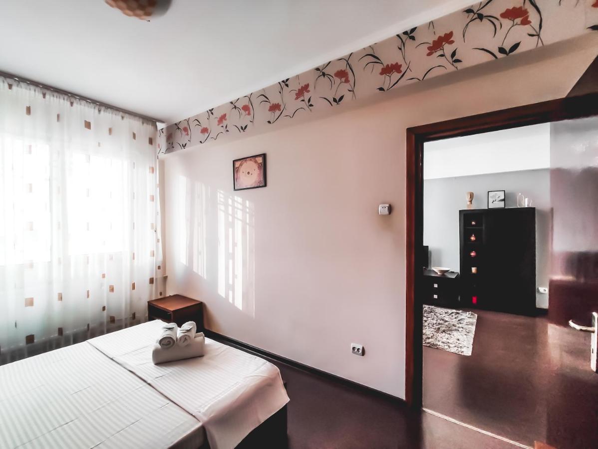 Parliament 1Br Apartment W Self Check In Bucarest Esterno foto